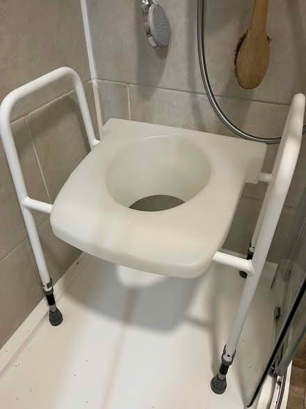 Photo of free Shower/toilet seat (Coventry CV4) #1