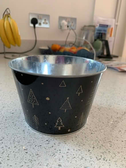 Photo of free Christmas Design Zinc Bowl/Pot (Churchdown GL3) #1