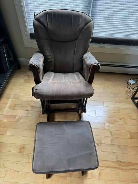 Photo of free Rocking chair + rocking footrest (Belle Sherman) #1