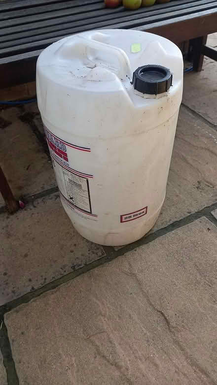 Photo of free 25L container with lid (Central Letchworth) #1
