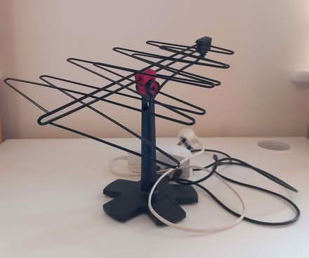Photo of free 1980s/90s portable TV aerial (Oxford OX4) #1