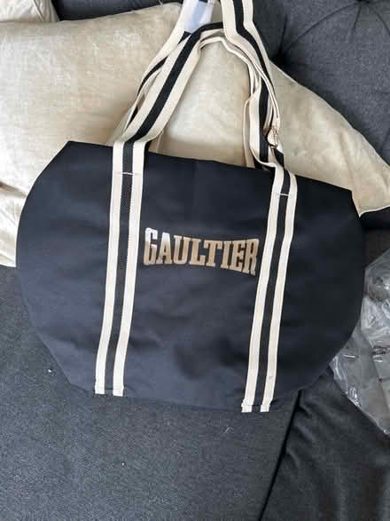 Photo of free Sports bag (Harrogate HG2) #1