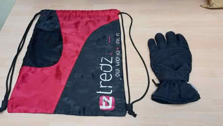 Photo of free Draw string bag and 1 left hand glove (Okus SN1) #1