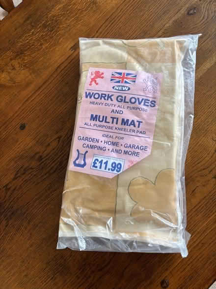 Photo of free Kneeler Pad and Work Gloves (Hornby LA2) #1