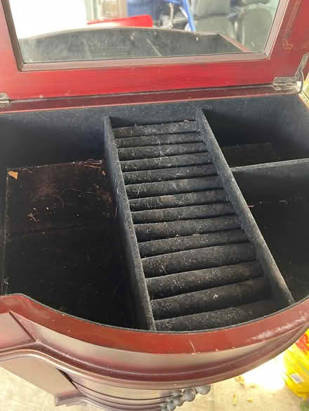 Photo of free Jewlery chest (Downers Grove) #4