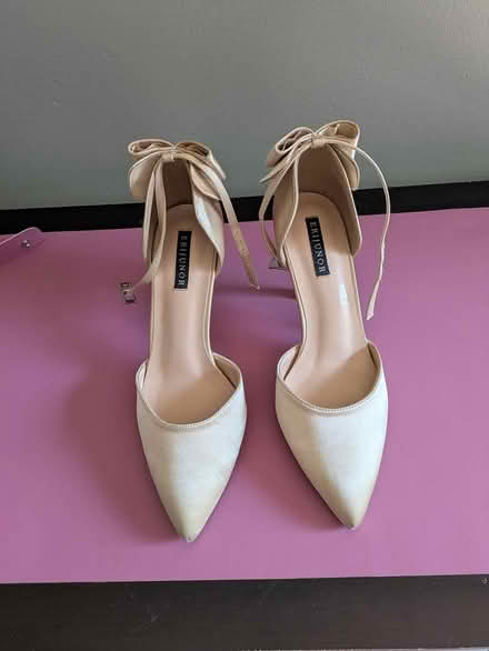 Photo of free Size 9 Champagne Heels (22308) #1