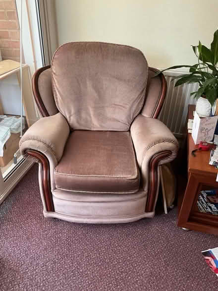 Photo of free Sofa and two armchairs (Near Oxford) #2
