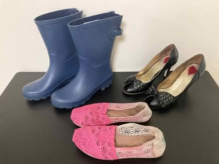 Photo of free Shoes, size 6/6.5, fair condition (34th St/Bway or Bensonhurst) #1