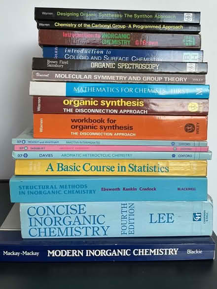 Photo of free BSc level chemistry books (Winklebury RG23) #1