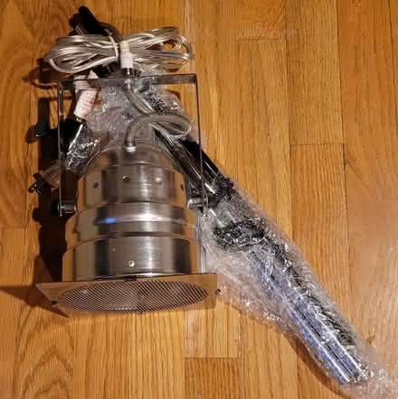 Photo of free Spotlight Floor Lamp (Capitol Hill (near the Roost)) #1