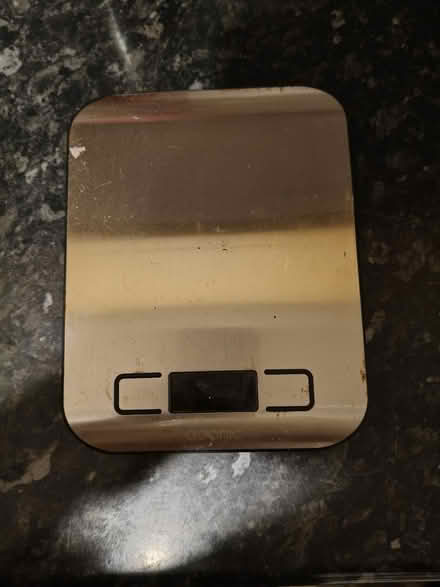 Photo of free Blender and kitchen scale (SW15) #2