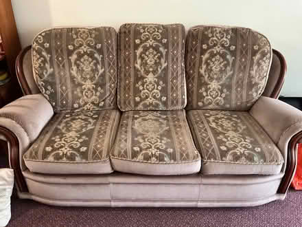 Photo of free Sofa and two armchairs (Near Oxford) #1