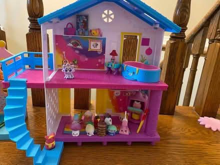 Photo of free Shopkinz miniature doll house (Erin Mills and Britannia) #1
