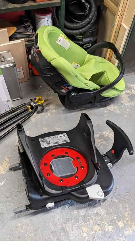 Photo of free Matrix Rotatable Baby car seat (Rothwell NN14) #2