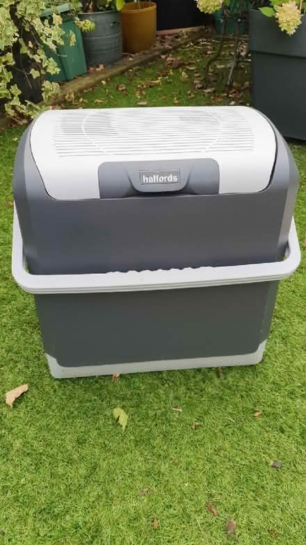 Photo of free Halfords car ice box- plug into ciggie lighter (The Camp AL4) #1