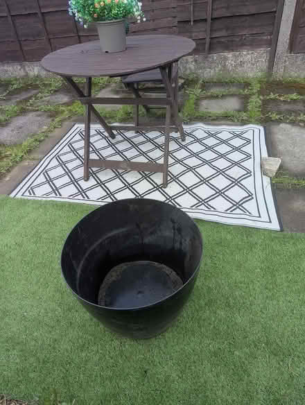 Photo of free large garden pot (Bredbury, Stockport) #1