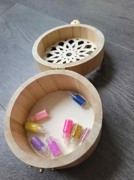 Photo of free Wooden box for decoration (Tamworth) #2