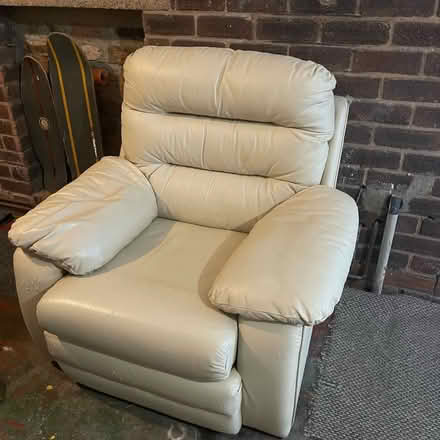 Photo of free Armchair (ST6) #1