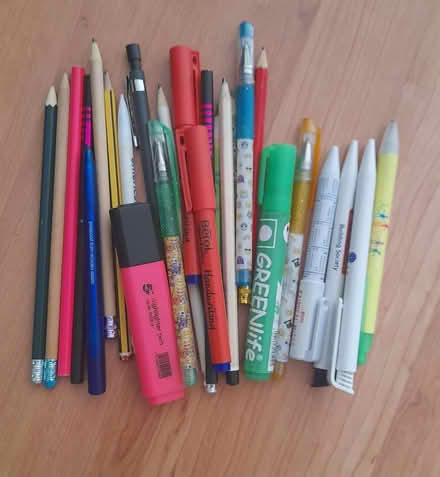 Photo of free Pens and pencils (Beckenham BR3) #1