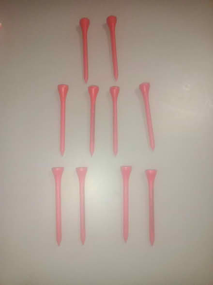 Photo of free Golf tees set in very good (AB21) #1
