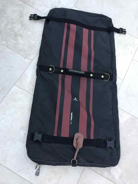 Photo of free Man's suit carry case (White Notley CM8) #3