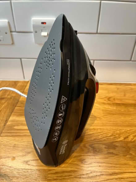 Photo of free Steam iron (Upper Bourne GL5) #2