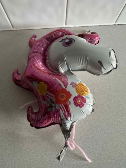 Photo of free Unicorn helium balloon (GL3) #1