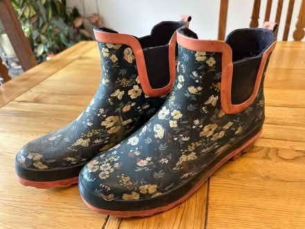 Photo of free Gardening shoes size 5 (Northcourt OX14) #1