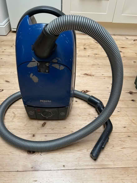 Photo of free Miele vacuum cleaner (Northway OX3) #1
