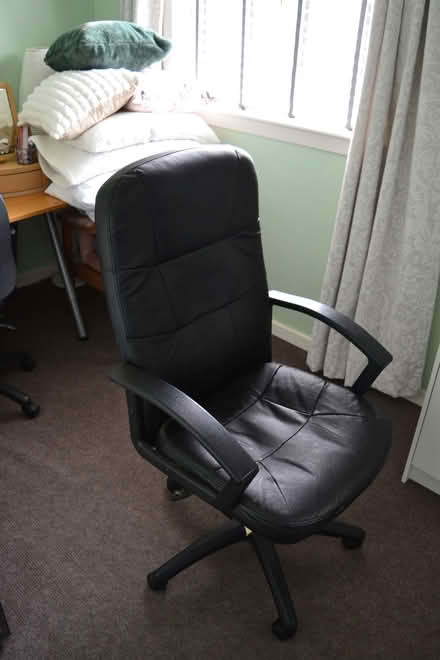 Photo of free Swivel chair (Glenrothes KY7) #1