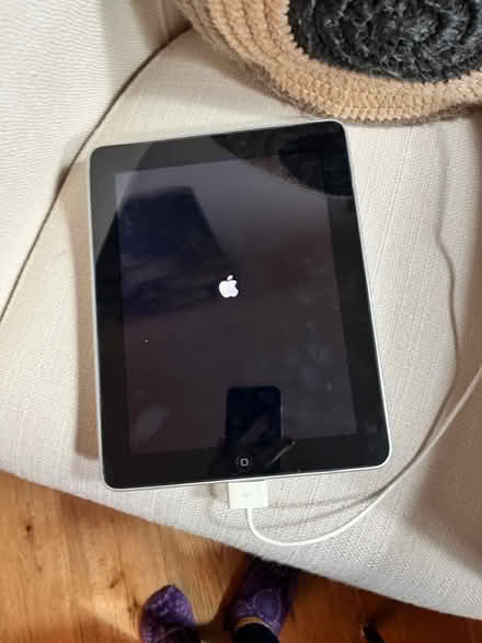 Photo of free iPad 1st generation (2010) (Crystal Palace) #1