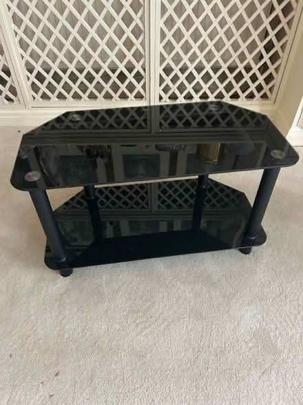 Photo of free Tv table (W8 (Kensington)) #1