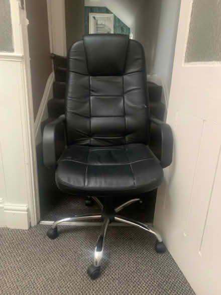 Photo of free Black office chair on wheels (Toxteth L8) #1
