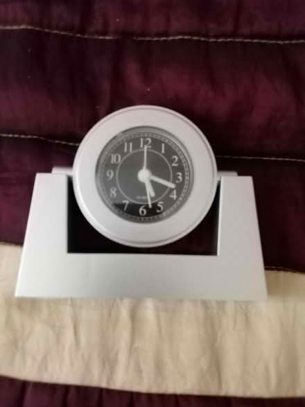 Photo of free Small clock in silver (Tonbridge) #1