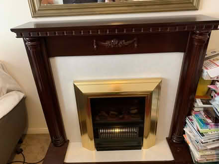 Photo of free fire surround and electric fire (stoke mandeville hp22) #1