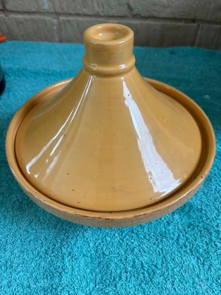 Photo of free Tangine Moroccan cooking vessel (GL54) #1