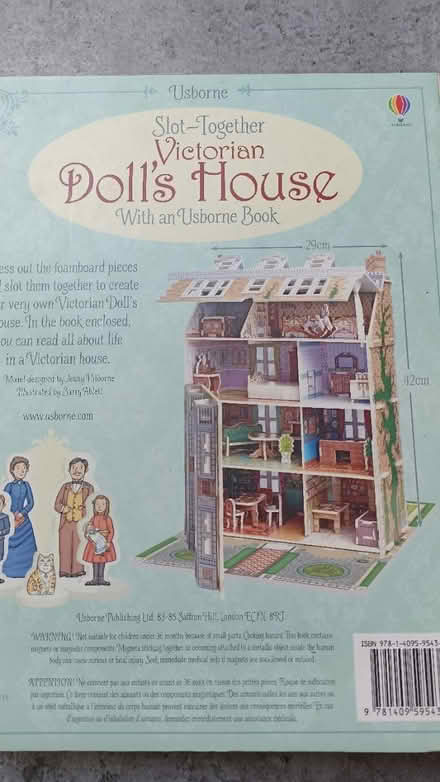 Photo of free Foam slot together doll house (East grinstead RH19) #1