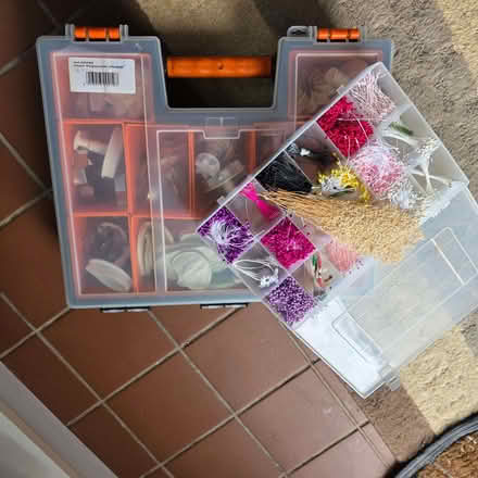 Photo of free Sugar paste flower and leaf cutters in case and ass stamens (Clive Vale TN35) #1