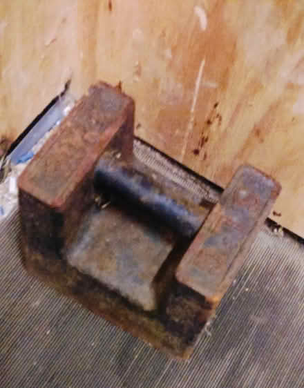 Photo of free old iron weight 20kg (Newhaven BN9) #2