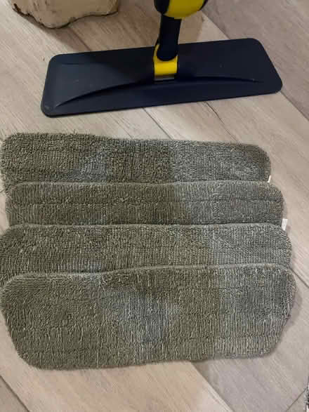 Photo of free Floor mop with reusable pads (Crown Heights) #3