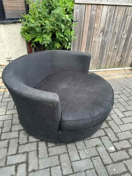 Photo of free Round chair (Batley) #1