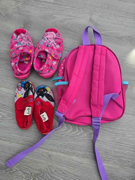 Photo of free Pepper pig bag with kids slippers (IG6 3s) #2
