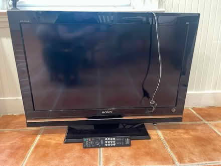 Photo of free sony flat screen tv (Davis Sq) #1