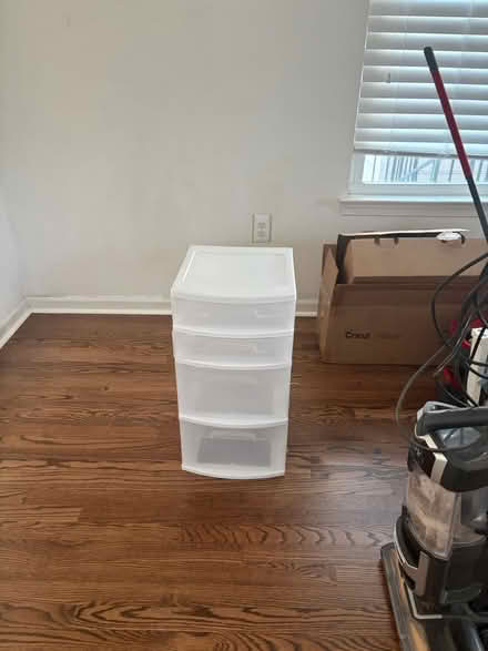 Photo of free Laminate floor cutter (Aldie va) #3