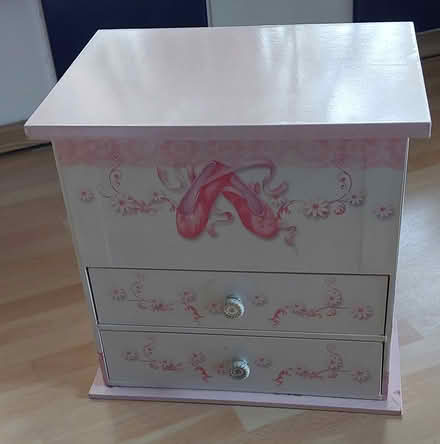 Photo of free Jewellery box (Tongham) #1