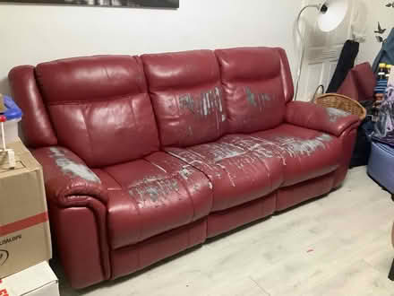 Photo of free 3 seat sofa (Darlaston WS10) #3