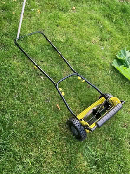Photo of free Manual non electric lawn mower (Oxford OX3) #1