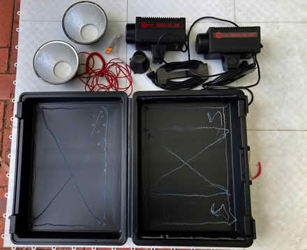 Photo of free Photographic mini studio lights (Mount Waverley) #1