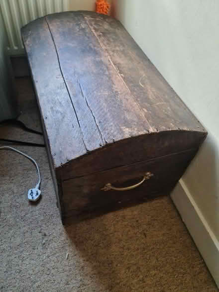 Photo of free Wooden chest. (Henley-on-Thames RG9) #1