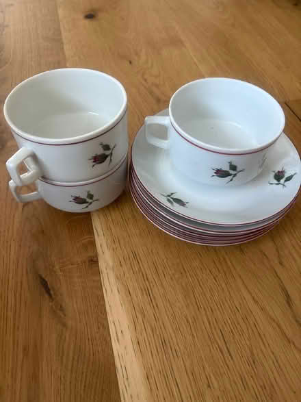 Photo of free Cups and sauces (KT9 Chessington) #1